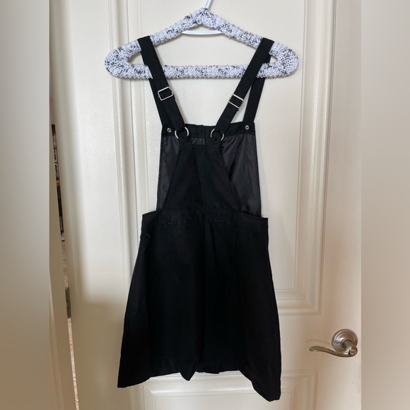 Dress NWT - Picture 3 of 3